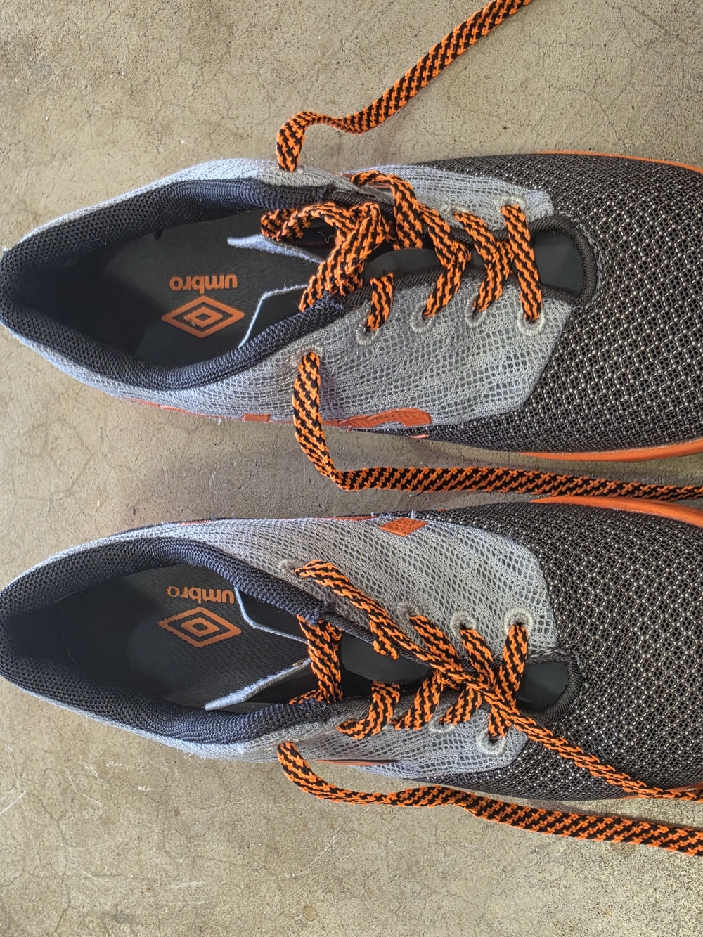 Umbro Youth Turf Soccer Shoes Cleats Gray Orange Size 1.5 Athletic Sneakers